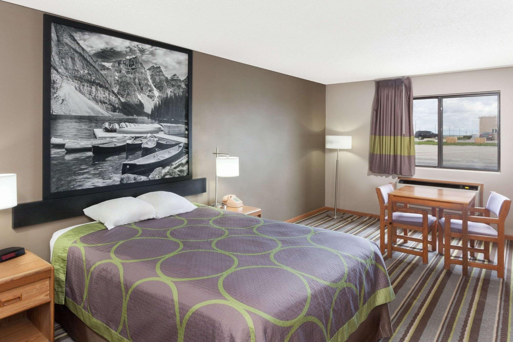 Super 8 by Wyndham Gilman Hotel Bagian luar foto