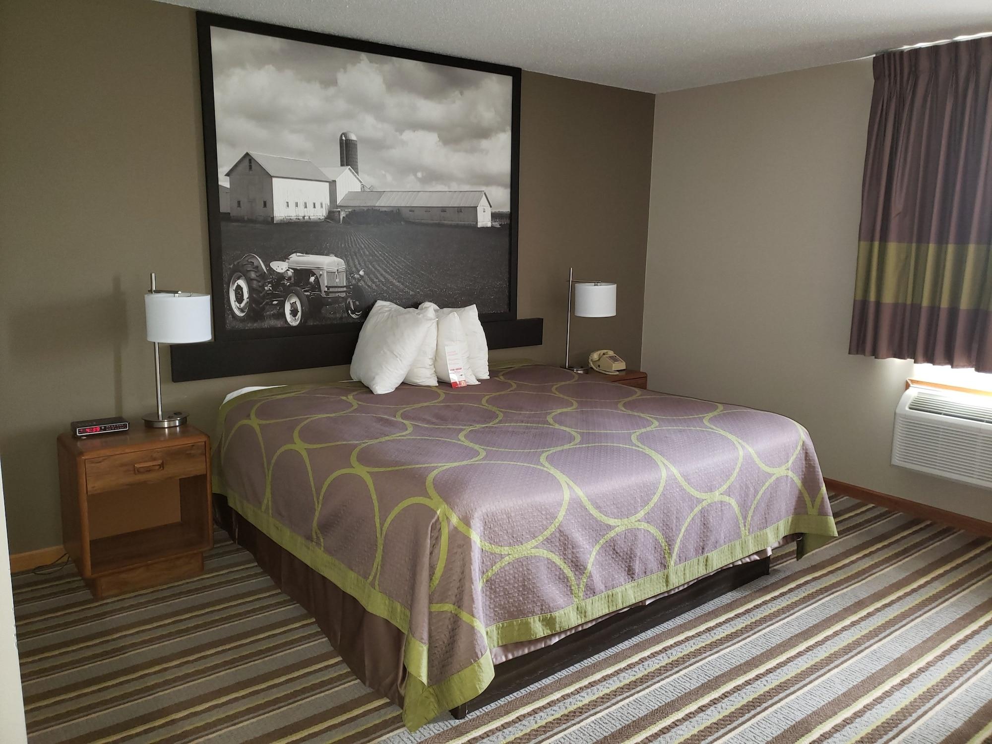 Super 8 by Wyndham Gilman Hotel Bagian luar foto